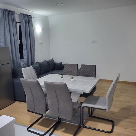 Apartmani Skorpion Kaštela Esterno foto