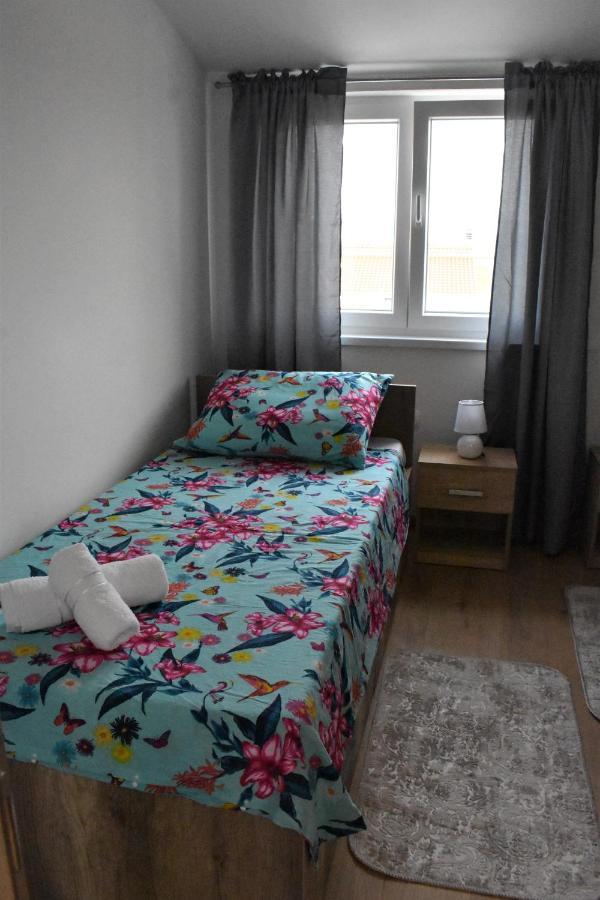 Apartmani Skorpion Kaštela Esterno foto