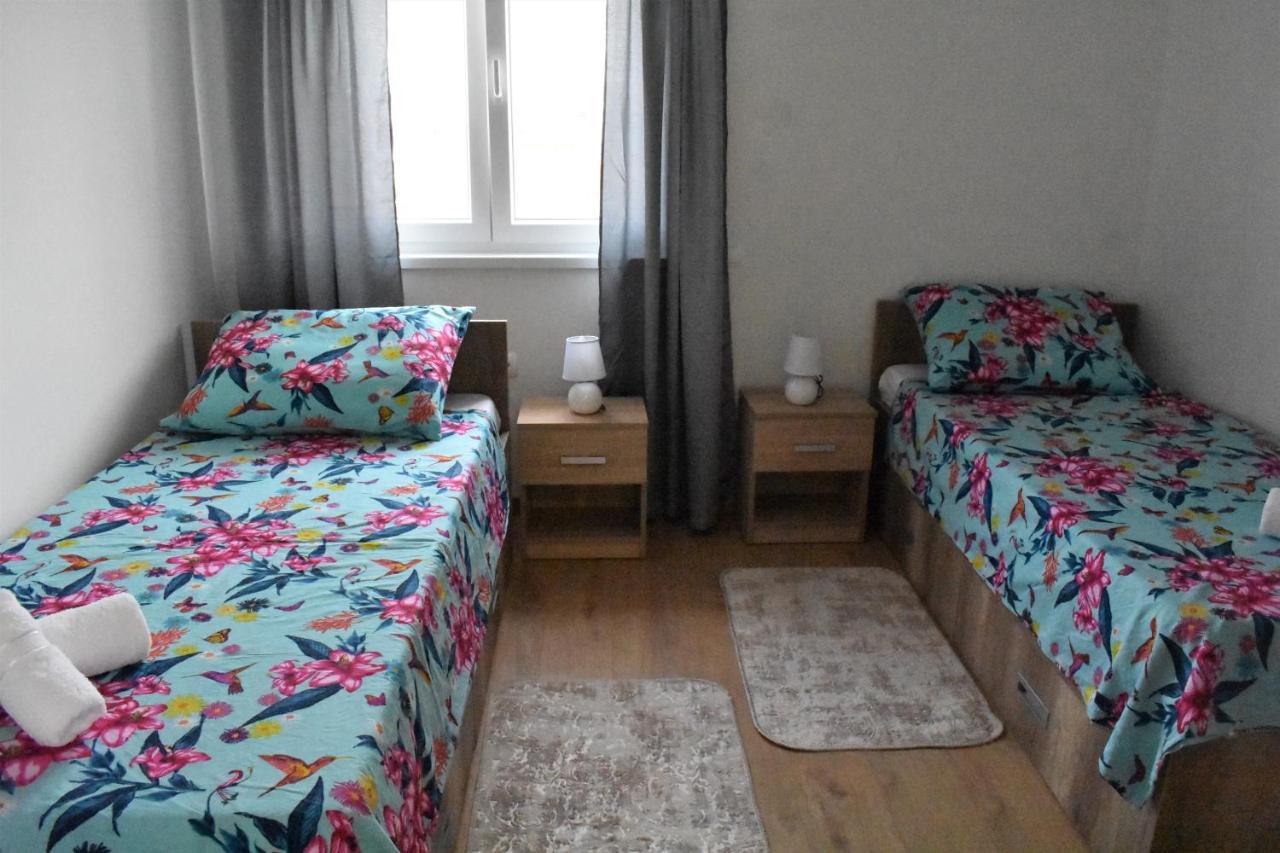 Apartmani Skorpion Kaštela Esterno foto