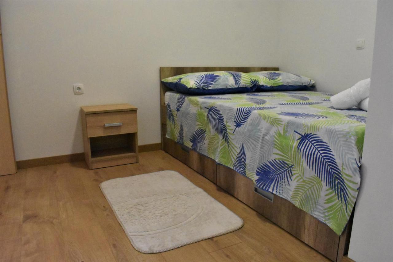 Apartmani Skorpion Kaštela Esterno foto