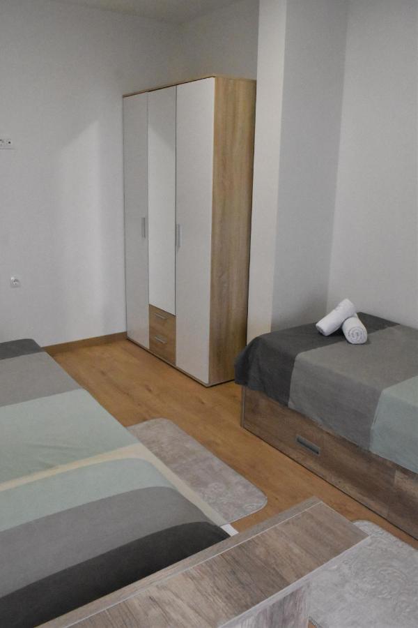 Apartmani Skorpion Kaštela Esterno foto