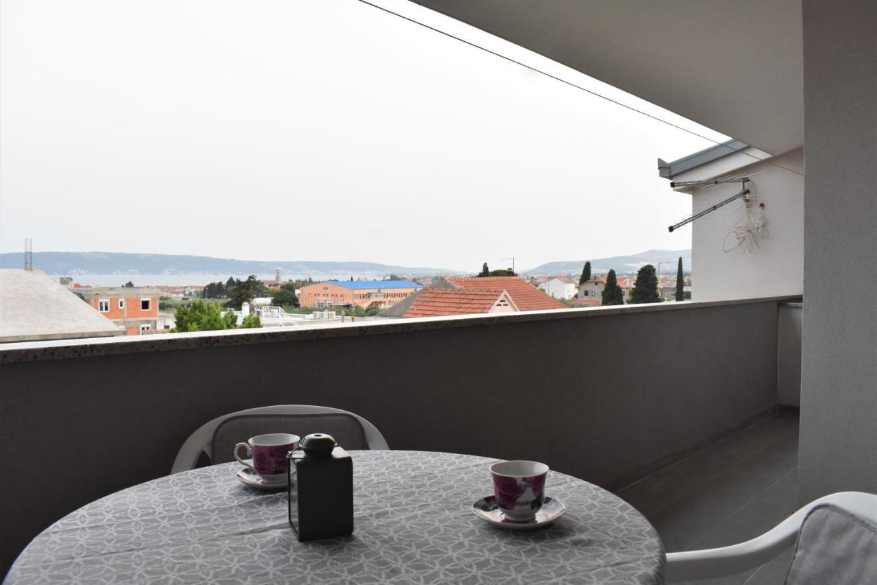 Apartmani Skorpion Kaštela Esterno foto