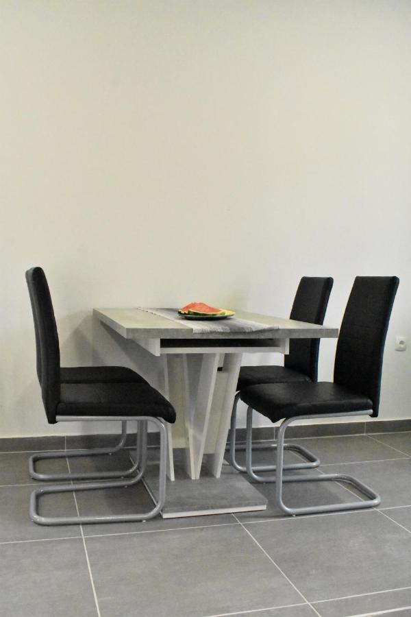 Apartmani Skorpion Kaštela Esterno foto