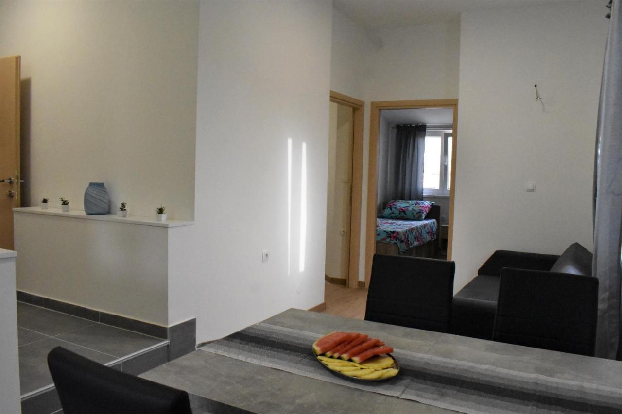 Apartmani Skorpion Kaštela Esterno foto