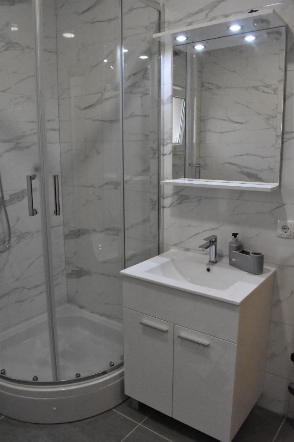 Apartmani Skorpion Kaštela Esterno foto