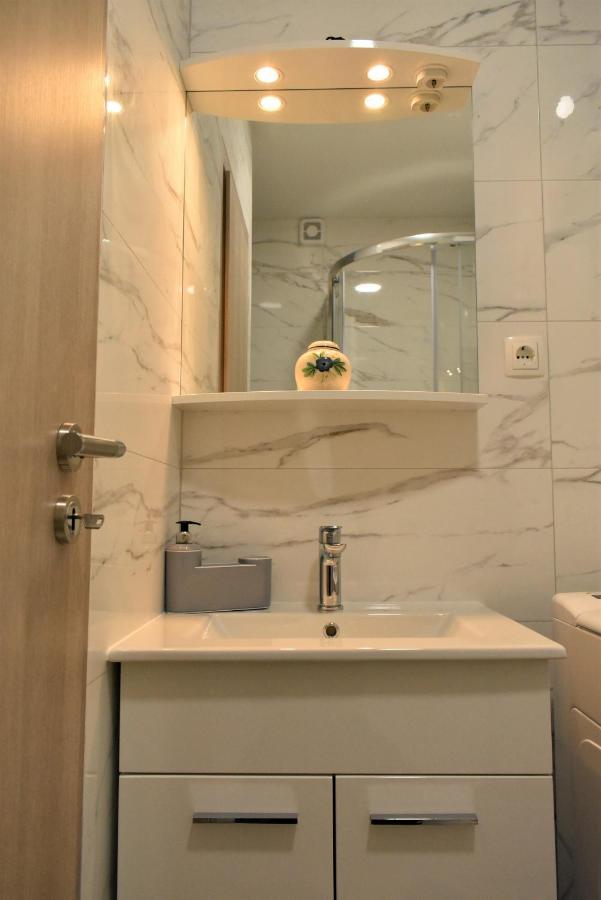 Apartmani Skorpion Kaštela Esterno foto