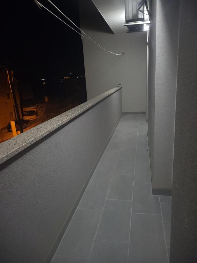 Apartmani Skorpion Kaštela Esterno foto